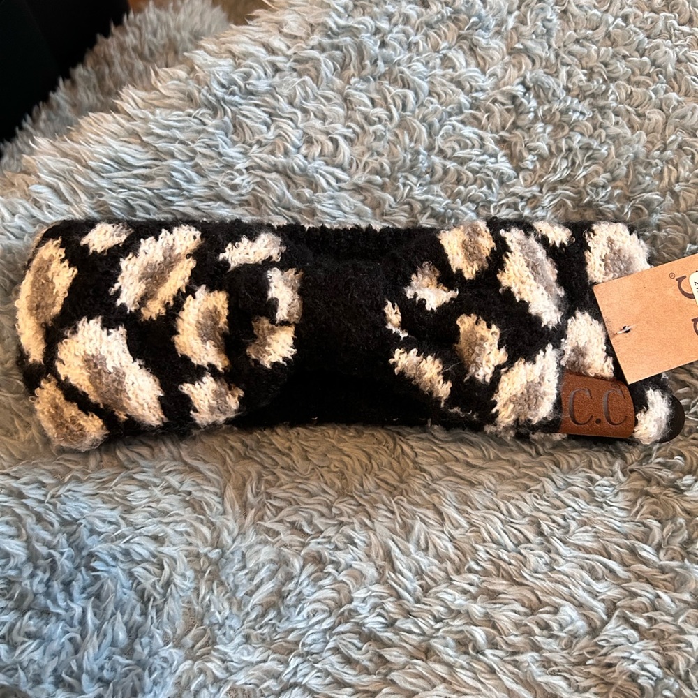 CC BRAND ONE SIZE NWT - Picture 2 of 2